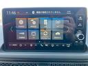 タイプＲ　純正９型ディスプレイナビ　ホンダセンシング　バックモニター　ドライブモードスイッチ　フルＬＥＤヘッドランプ　ブラックリアスポイラー　地デジＴＶ　純正１９ＡＷ　レッドブレーキキャリパー　ワイヤレス充電器（21枚目）