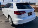 Ａ３ スポーツバック１．４ＴＦＳＩ　メーカーナビ（ＭＮＩナビゲーションパッケージ）　コンビニエンスパッケージ　バックモニター　ＨＩＤヘッドランプ　オートエアコン　純正１６ＡＷ　革巻きステアリングホイール　リアスポイラー　禁煙車（8枚目）