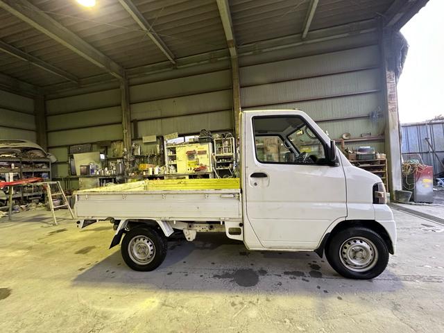 クリッパートラック 　５ＭＴ　エアコン　車検付（4枚目）