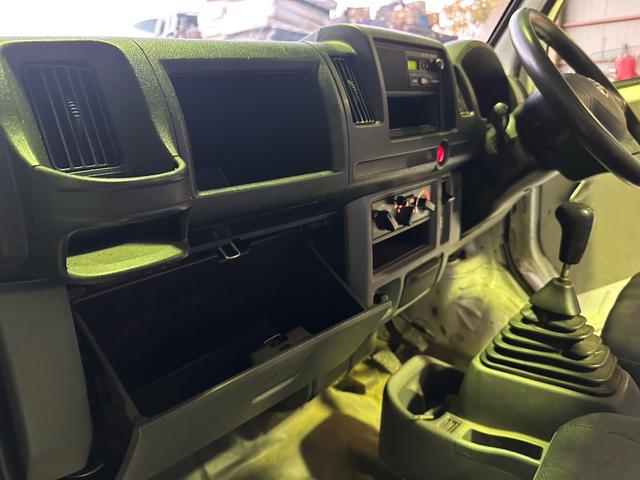 クリッパートラック 　５ＭＴ　エアコン　車検付（14枚目）