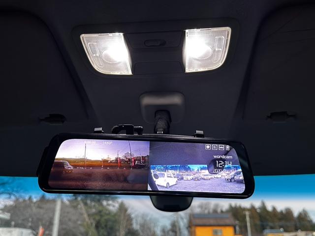 N-BOXカスタム SSパッケージ ナビ/ワンセグTV/バックカメラ/ドラレコ/Bluetooth/シティブレーキアクティブシステム/両側電動スライドドア/シートヒーター/プッシュスタート/フォグランプ/ベンチシート(3枚目)