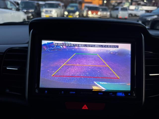 N-BOXカスタム SSパッケージ ナビ/ワンセグTV/バックカメラ/ドラレコ/Bluetooth/シティブレーキアクティブシステム/両側電動スライドドア/シートヒーター/プッシュスタート/フォグランプ/ベンチシート(4枚目)