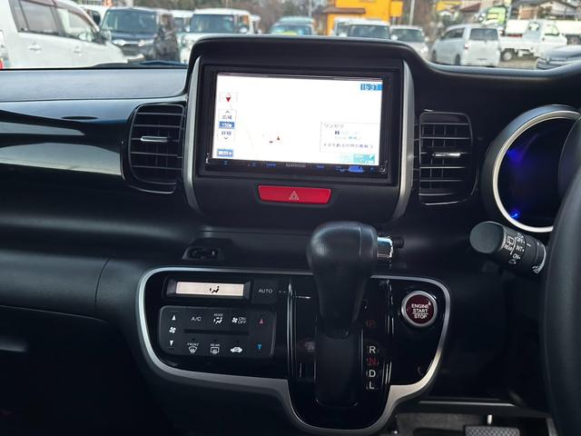 N-BOXカスタム SSパッケージ ナビ/ワンセグTV/バックカメラ/ドラレコ/Bluetooth/シティブレーキアクティブシステム/両側電動スライドドア/シートヒーター/プッシュスタート/フォグランプ/ベンチシート(9枚目)