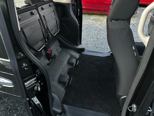 N-BOXカスタム SSパッケージ ナビ/ワンセグTV/バックカメラ/ドラレコ/Bluetooth/シティブレーキアクティブシステム/両側電動スライドドア/シートヒーター/プッシュスタート/フォグランプ/ベンチシート(32枚目)