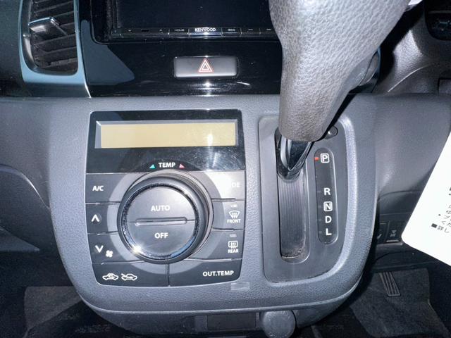 スペーシアカスタム GS デュアルカメラブレーキS ナビ/ワンセグTV/ビルトインETC/定期点検記録簿/DVD/USB/片側電動スライドドア/シートヒーター/レベライザー/フォグランプ/ドアバイザー/アイドリングストップ/衝突被害軽減ブレーキ(11枚目)