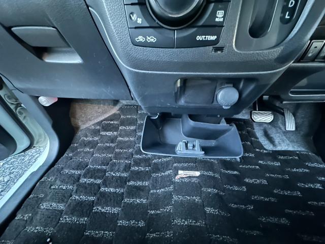 スペーシアカスタム GS デュアルカメラブレーキS ナビ/ワンセグTV/ビルトインETC/定期点検記録簿/DVD/USB/片側電動スライドドア/シートヒーター/レベライザー/フォグランプ/ドアバイザー/アイドリングストップ/衝突被害軽減ブレーキ(12枚目)