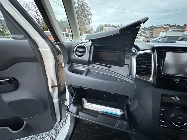 スペーシアカスタム GS デュアルカメラブレーキS ナビ/ワンセグTV/ビルトインETC/定期点検記録簿/DVD/USB/片側電動スライドドア/シートヒーター/レベライザー/フォグランプ/ドアバイザー/アイドリングストップ/衝突被害軽減ブレーキ(13枚目)