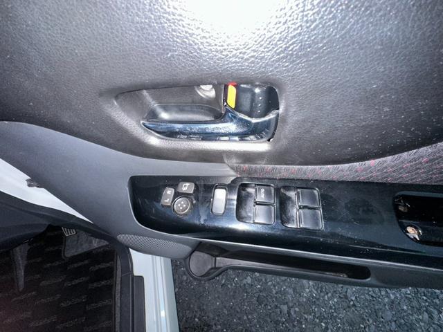 スペーシアカスタム GS デュアルカメラブレーキS ナビ/ワンセグTV/ビルトインETC/定期点検記録簿/DVD/USB/片側電動スライドドア/シートヒーター/レベライザー/フォグランプ/ドアバイザー/アイドリングストップ/衝突被害軽減ブレーキ(25枚目)