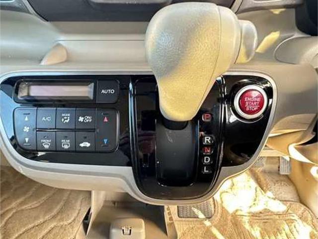 Ｎ－ＢＯＸ Ｇ・Ｌパッケージ　ナビ／ワンセグＴＶ／ＤＶＤ／スマートキー／ドアバイザー／プッシュスタート／パワーウインドウ／両側スライド片側電動ドア／横滑り防止装置／ステアリングスイッチ／アイドリングストップ／ｉＰｏｄ／ＣＤ（11枚目）