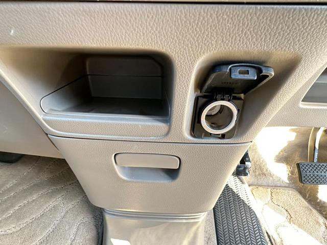 Ｎ－ＢＯＸ Ｇ・Ｌパッケージ　ナビ／ワンセグＴＶ／ＤＶＤ／スマートキー／ドアバイザー／プッシュスタート／パワーウインドウ／両側スライド片側電動ドア／横滑り防止装置／ステアリングスイッチ／アイドリングストップ／ｉＰｏｄ／ＣＤ（14枚目）