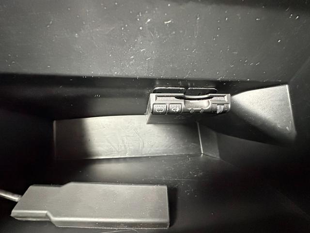 Ｎ－ＢＯＸ＋ ２トーンカラースタイル　Ｇ　ＳＳパッケージ　ナビ／ワンセグＴＶ／ＥＴＣ／バックカメラ／ＤＶＤ／ドアバイザー／両側電動スライドドア／スマートキー／オーバーヘッドコンソール／電動格納ミラー／アイドリングストップ／横滑り防止装置／ｉＰｏｄ／ＣＤ（3枚目）