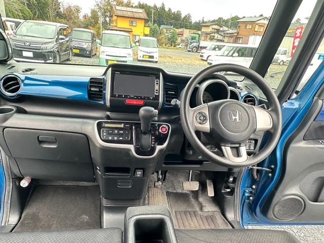 Ｎ－ＢＯＸ＋ ２トーンカラースタイル　Ｇ　ＳＳパッケージ　ナビ／ワンセグＴＶ／ＥＴＣ／バックカメラ／ＤＶＤ／ドアバイザー／両側電動スライドドア／スマートキー／オーバーヘッドコンソール／電動格納ミラー／アイドリングストップ／横滑り防止装置／ｉＰｏｄ／ＣＤ（13枚目）