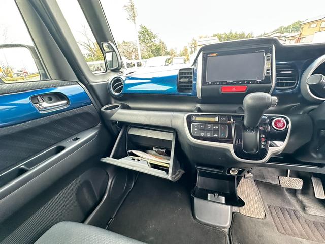 Ｎ－ＢＯＸ＋ ２トーンカラースタイル　Ｇ　ＳＳパッケージ　ナビ／ワンセグＴＶ／ＥＴＣ／バックカメラ／ＤＶＤ／ドアバイザー／両側電動スライドドア／スマートキー／オーバーヘッドコンソール／電動格納ミラー／アイドリングストップ／横滑り防止装置／ｉＰｏｄ／ＣＤ（14枚目）