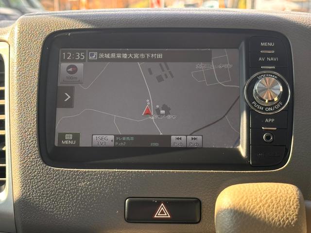 スペーシア Ｘスマートフォン連携ナビ装着車　ナビ／ワンセグＴＶ／ビルトインＥＴＣ／バックカメラ／Ｂｌｕｅｔｏｏｔｈ／スマートキー／両側電動スライドドア／ドアバイザー／オーバーヘッドコンソール／プッシュスタート／電動格納ミラー／パワステ／ＣＤ無（4枚目）