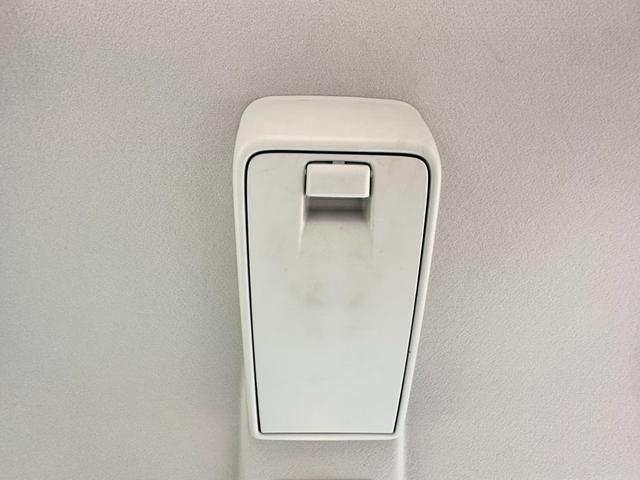 スペーシア Ｘスマートフォン連携ナビ装着車　ナビ／ワンセグＴＶ／ビルトインＥＴＣ／バックカメラ／Ｂｌｕｅｔｏｏｔｈ／スマートキー／両側電動スライドドア／ドアバイザー／オーバーヘッドコンソール／プッシュスタート／電動格納ミラー／パワステ／ＣＤ無（31枚目）