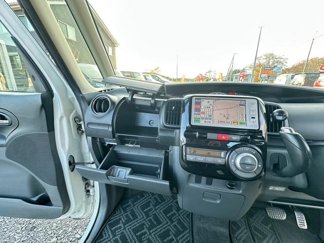 タント カスタムRS ナビ/ワンセグTV/ETC/バックカメラ/スマートキー/片側電動スライドドア/iPod/フォグランプ/ドアバイザー/オーバーヘッドコンソール/パワーウインドウ/パワステ/電動格納ミラー/CD(12枚目)