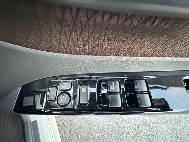 ルークス ハイウェイスター ナビ/ワンセグTV/スマートキー/DVD/両側スライド片側電動ドア/プッシュスタート/フロントフォグランプ/電動格納ミラー/パワーウインドウ/パワーステアリング/iPod/USB/ラジオ(43枚目)