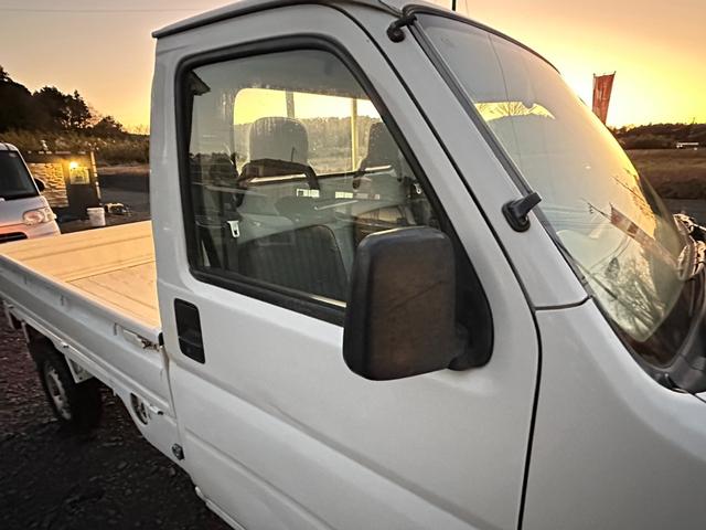 アクティトラック SDX エアコン/パワステ/作業灯/5速/4WD/ラジオ(28枚目)