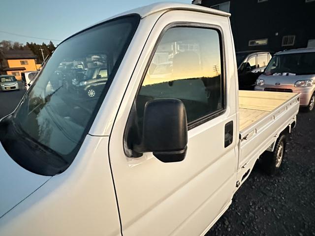 アクティトラック SDX エアコン/パワステ/作業灯/5速/4WD/ラジオ(29枚目)