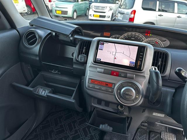 タント カスタムＸ　ナビ／ワンセグＴＶ／ＥＴＣ／バックカメラ／Ｂｌｕｅｔｏｏｔｈ／片側スライドドア／スマートキー／パワーウインドウ／フォグランプ／ドアバイザー／パワステ／ＣＤ／ＤＶＤ／ｉＰｏｄ／ＵＳＢ（10枚目）