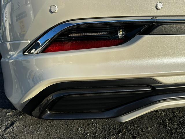 �R�[�i�[�Z���T�[�B��Q���ɐڋ߂���ƁA�����ʂŌx�����܂��I