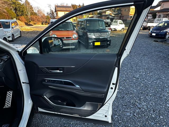 �p���[�E�C���h�E�A�d�i�~���[�Ȃǂ̑��삪�ł���X�^�C���b�V���ȉ^�]�ȃh�A����