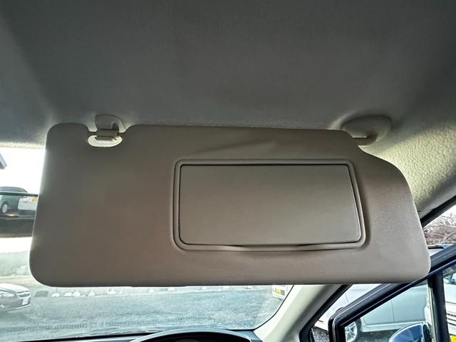 フリード Ｇ　ジャストセレクション　ナビ／ワンセグＴＶ／ＥＴＣ／バックカメラ／スマートキー／両側スライド片側電動ドア／３列シート／ウォークスルー／ドアバイザー／電動格納ミラー／パワステ／パワーウインドウ／ＤＶＤ／ＣＤ／ＵＳＢ／ＭＰ３（52枚目）