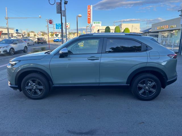 ヴェゼル ｅ：ＨＥＶＸ・ＨｕＮＴパッケージ　盗難防止システム　サイドエアバッグ　Ｂカメラ　クリアランスソナー　横滑り防止機能　スマートキー　禁煙　エアコン　運転席エアバッグ　キーレス　パワーウィンドウ　ＡＢＳ（6枚目）