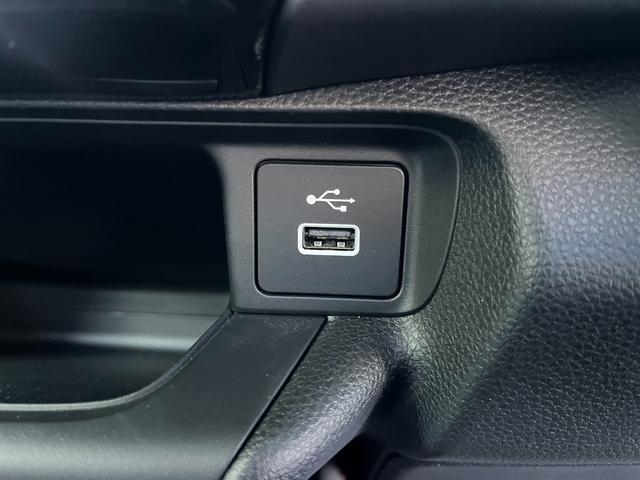 ヴェゼル ｅ：ＨＥＶＸ・ＨｕＮＴパッケージ　盗難防止システム　サイドエアバッグ　Ｂカメラ　クリアランスソナー　横滑り防止機能　スマートキー　禁煙　エアコン　運転席エアバッグ　キーレス　パワーウィンドウ　ＡＢＳ（24枚目）