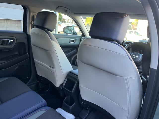 ヴェゼル ｅ：ＨＥＶＸ・ＨｕＮＴパッケージ　盗難防止システム　サイドエアバッグ　Ｂカメラ　クリアランスソナー　横滑り防止機能　スマートキー　禁煙　エアコン　運転席エアバッグ　キーレス　パワーウィンドウ　ＡＢＳ（38枚目）