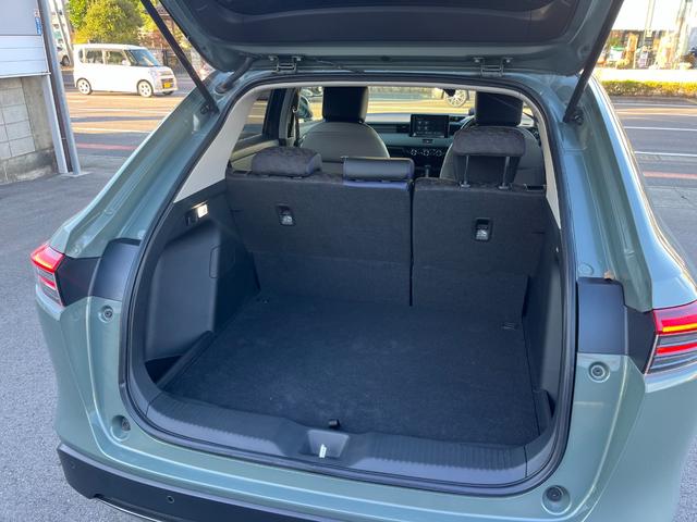 ヴェゼル ｅ：ＨＥＶＸ・ＨｕＮＴパッケージ　盗難防止システム　サイドエアバッグ　Ｂカメラ　クリアランスソナー　横滑り防止機能　スマートキー　禁煙　エアコン　運転席エアバッグ　キーレス　パワーウィンドウ　ＡＢＳ（47枚目）