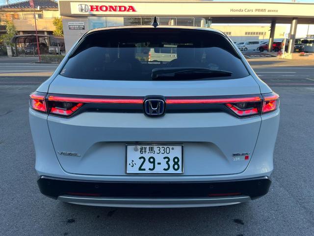 ヴェゼル e:HEVPLaY 衝突被害軽減ブレーキ カーテンエアバッグ 盗難防止装置 Pセンサー ABS ESC 1オーナー フルオートエアコン リアカメラ シートヒータ エアバッグ 禁煙 LEDヘッドライト(7枚目)