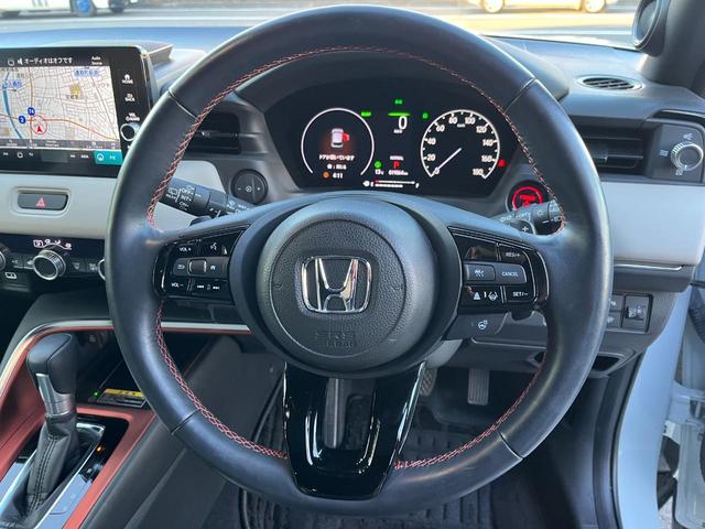 ヴェゼル e:HEVPLaY 衝突被害軽減ブレーキ カーテンエアバッグ 盗難防止装置 Pセンサー ABS ESC 1オーナー フルオートエアコン リアカメラ シートヒータ エアバッグ 禁煙 LEDヘッドライト(16枚目)