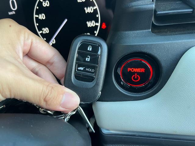 ヴェゼル e:HEVPLaY 衝突被害軽減ブレーキ カーテンエアバッグ 盗難防止装置 Pセンサー ABS ESC 1オーナー フルオートエアコン リアカメラ シートヒータ エアバッグ 禁煙 LEDヘッドライト(23枚目)