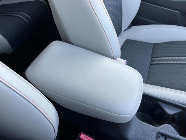 ヴェゼル e:HEVPLaY 衝突被害軽減ブレーキ カーテンエアバッグ 盗難防止装置 Pセンサー ABS ESC 1オーナー フルオートエアコン リアカメラ シートヒータ エアバッグ 禁煙 LEDヘッドライト(41枚目)