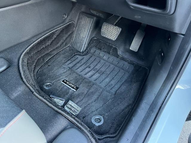 ヴェゼル e:HEVPLaY 衝突被害軽減ブレーキ カーテンエアバッグ 盗難防止装置 Pセンサー ABS ESC 1オーナー フルオートエアコン リアカメラ シートヒータ エアバッグ 禁煙 LEDヘッドライト(43枚目)