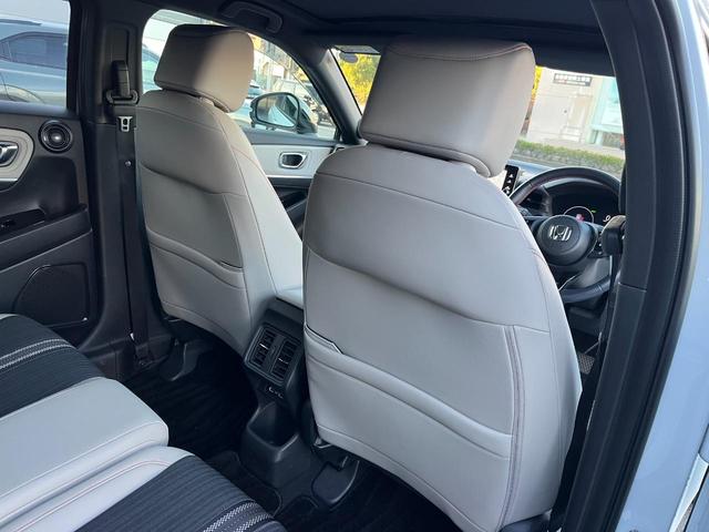 ヴェゼル e:HEVPLaY 衝突被害軽減ブレーキ カーテンエアバッグ 盗難防止装置 Pセンサー ABS ESC 1オーナー フルオートエアコン リアカメラ シートヒータ エアバッグ 禁煙 LEDヘッドライト(49枚目)