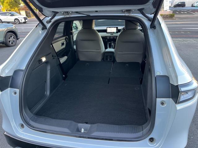 ヴェゼル e:HEVPLaY 衝突被害軽減ブレーキ カーテンエアバッグ 盗難防止装置 Pセンサー ABS ESC 1オーナー フルオートエアコン リアカメラ シートヒータ エアバッグ 禁煙 LEDヘッドライト(59枚目)