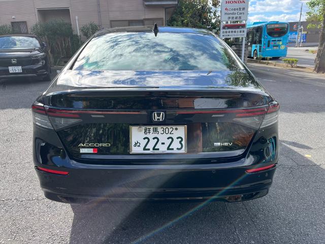 アコード ｅ：ＨＥＶ　フルセグテレビ　衝突被害軽減装置　ＡＢＳ　本革シート　マルチカメラ　ＥＴＣ車載器　ＵＳＢ　ＬＥＤヘッドライト　オートライト　クリアランスソナー　禁煙　Ｒカメラ　オートクルーズコントロール（4枚目）