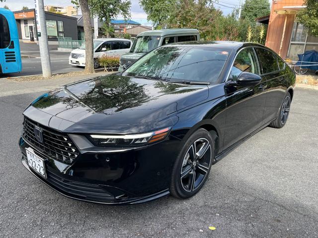 アコード ｅ：ＨＥＶ　フルセグテレビ　衝突被害軽減装置　ＡＢＳ　本革シート　マルチカメラ　ＥＴＣ車載器　ＵＳＢ　ＬＥＤヘッドライト　オートライト　クリアランスソナー　禁煙　Ｒカメラ　オートクルーズコントロール（7枚目）