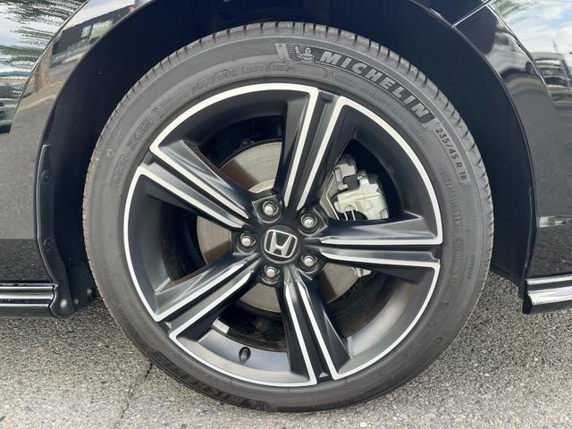 アコード ｅ：ＨＥＶ　フルセグテレビ　衝突被害軽減装置　ＡＢＳ　本革シート　マルチカメラ　ＥＴＣ車載器　ＵＳＢ　ＬＥＤヘッドライト　オートライト　クリアランスソナー　禁煙　Ｒカメラ　オートクルーズコントロール（9枚目）