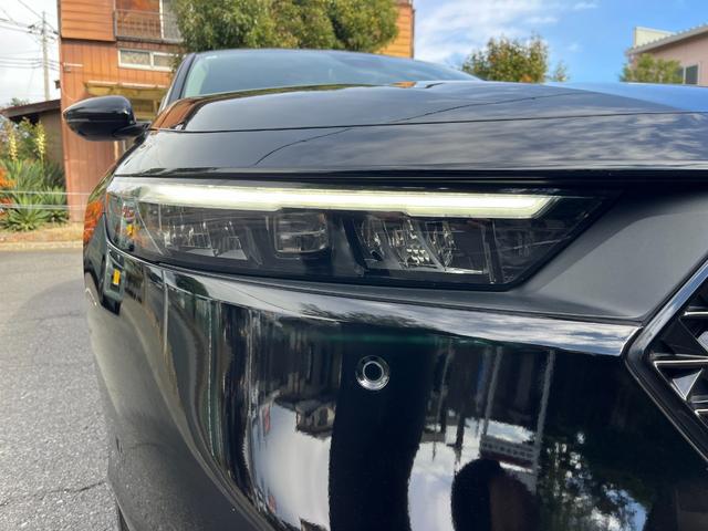 アコード ｅ：ＨＥＶ　フルセグテレビ　衝突被害軽減装置　ＡＢＳ　本革シート　マルチカメラ　ＥＴＣ車載器　ＵＳＢ　ＬＥＤヘッドライト　オートライト　クリアランスソナー　禁煙　Ｒカメラ　オートクルーズコントロール（10枚目）