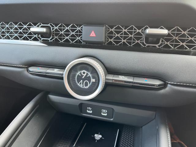 アコード ｅ：ＨＥＶ　フルセグテレビ　衝突被害軽減装置　ＡＢＳ　本革シート　マルチカメラ　ＥＴＣ車載器　ＵＳＢ　ＬＥＤヘッドライト　オートライト　クリアランスソナー　禁煙　Ｒカメラ　オートクルーズコントロール（20枚目）