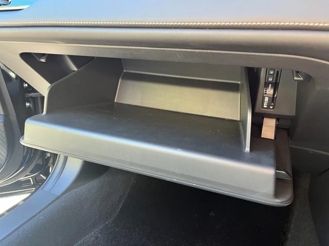 アコード ｅ：ＨＥＶ　フルセグテレビ　衝突被害軽減装置　ＡＢＳ　本革シート　マルチカメラ　ＥＴＣ車載器　ＵＳＢ　ＬＥＤヘッドライト　オートライト　クリアランスソナー　禁煙　Ｒカメラ　オートクルーズコントロール（44枚目）