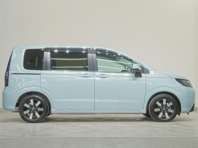 フリード エアーEX 当社デモカー 11.4インチホンダコネクトナビ シートヒーター リアクーラー LEDオートライト 両側電動スライドドア ホンダセンシング パーキングソナー バックカメラ バックモニター DVD 禁煙(4枚目)