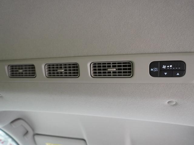 フリード エアーEX 当社デモカー 11.4インチホンダコネクトナビ シートヒーター リアクーラー LEDオートライト 両側電動スライドドア ホンダセンシング パーキングソナー バックカメラ バックモニター DVD 禁煙(24枚目)