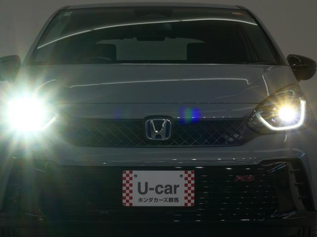 フィット e:HEVRS 当社デモカー純正8インチオーディオLEDオートライトオートハイビーム衝突軽減ブレーキ誤発進抑制機能渋滞追従機能付きACCレーンキープアシストサイドエアバッグサイドカーテンエアバッグ パワーウィンドウ(26枚目)