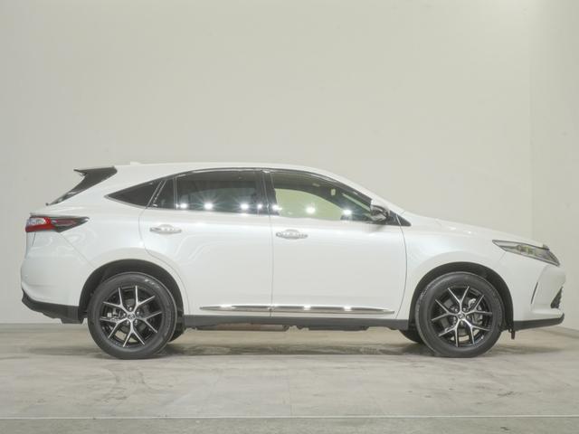 ハリアー プレミアムスタイルノアール　レンタアップ　パワーバックゲート　ＵＳＢ　ＬＥＤヘッドライト　ＥＴＣ付　横滑り防止システム　記録簿有　スマートキー　エアバッグ　ＤＶＤ再生機能　オートエアコン　キーフリー　コーナーソナー（4枚目）