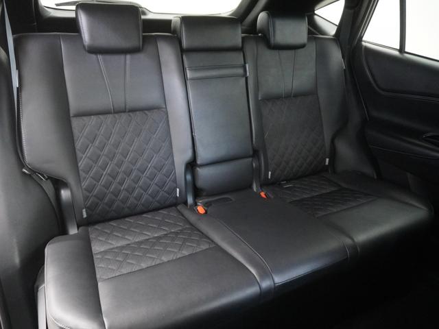 ハリアー プレミアムスタイルノアール　レンタアップ　パワーバックゲート　ＵＳＢ　ＬＥＤヘッドライト　ＥＴＣ付　横滑り防止システム　記録簿有　スマートキー　エアバッグ　ＤＶＤ再生機能　オートエアコン　キーフリー　コーナーソナー（8枚目）