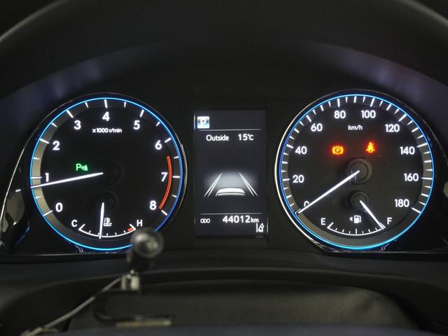 ハリアー プレミアムスタイルノアール　レンタアップ　パワーバックゲート　ＵＳＢ　ＬＥＤヘッドライト　ＥＴＣ付　横滑り防止システム　記録簿有　スマートキー　エアバッグ　ＤＶＤ再生機能　オートエアコン　キーフリー　コーナーソナー（13枚目）